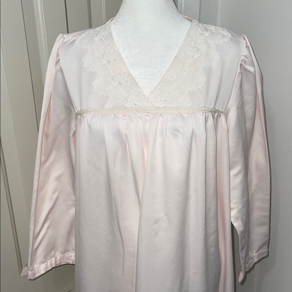Oscar de la Renta Sleepwear Soft Pink Lace Nightgown